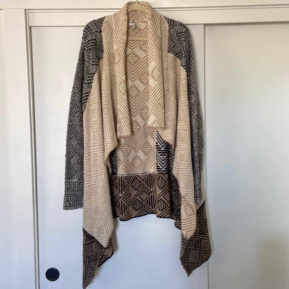 Amuse Society Aztec Pattern Tan White Black Wrap Open Sweater size Medium